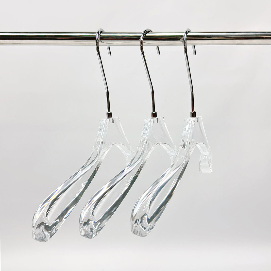 🤔 Do You Really Know What Acrylic Is? Uncover the Secret Behind This Stylish Display Material!