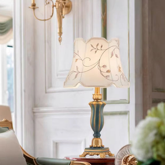 💫 Why do many people love to place a bedside lamp next to their bed? Let's explore it now.