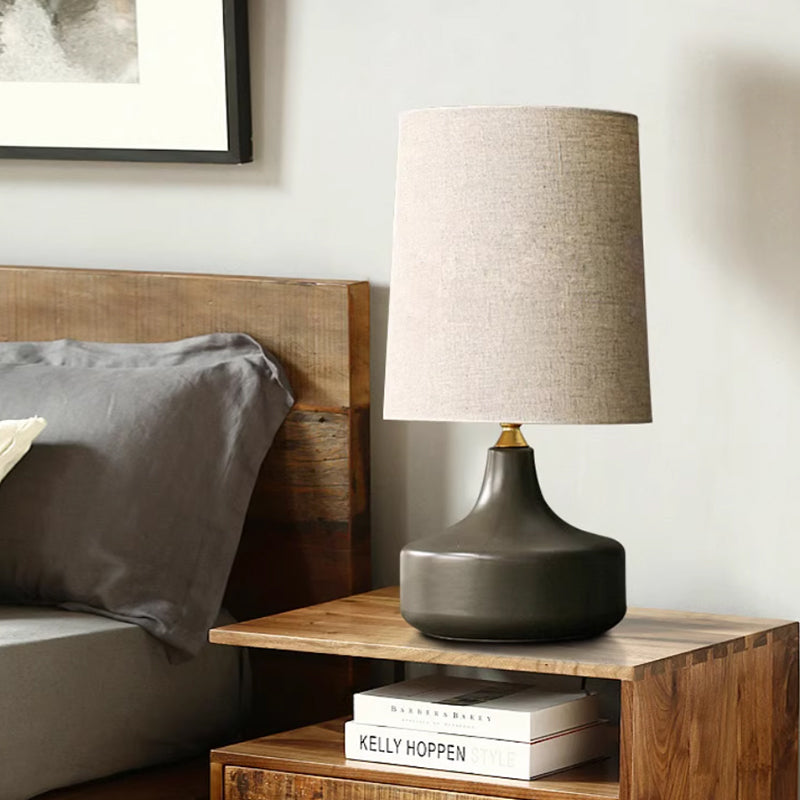Kochwert Creative Ceramic Bedside Table Lamp – Modern Linen Shade for Warm Bedroom Lighting