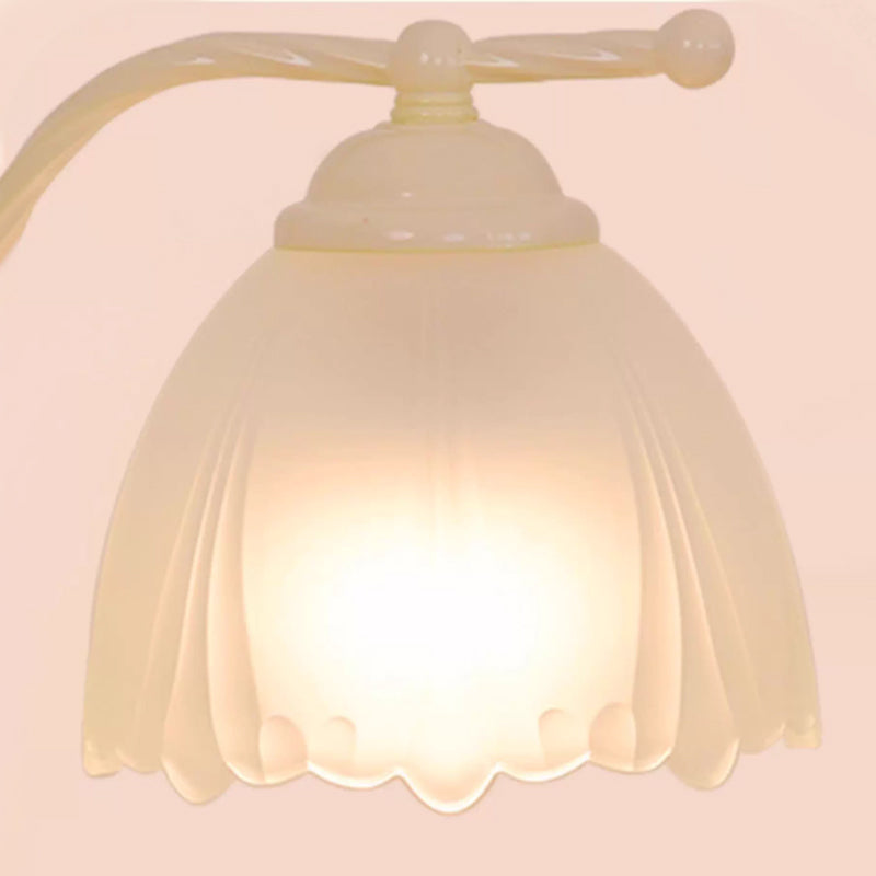 Kochwert Fairy Style Bedside Table Lamp – Romantic Floral Light for Cozy Bedroom Lighting