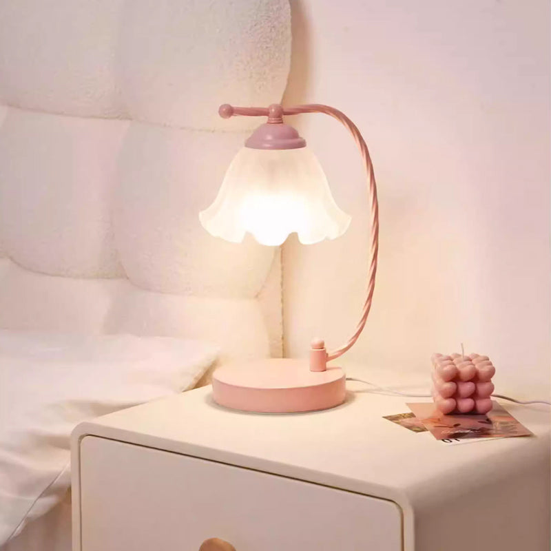 Kochwert Fairy Style Bedside Table Lamp – Romantic Floral Light for Cozy Bedroom Lighting