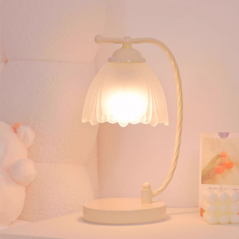Kochwert Fairy Style Bedside Table Lamp – Romantic Floral Light for Cozy Bedroom Lighting
