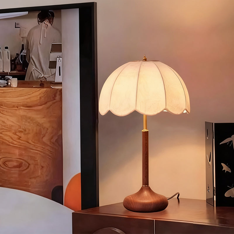 Kochwert Vintage Touch Bedside Lamp – Embroidered Fabric & Wood Base for Cozy Home Lighting