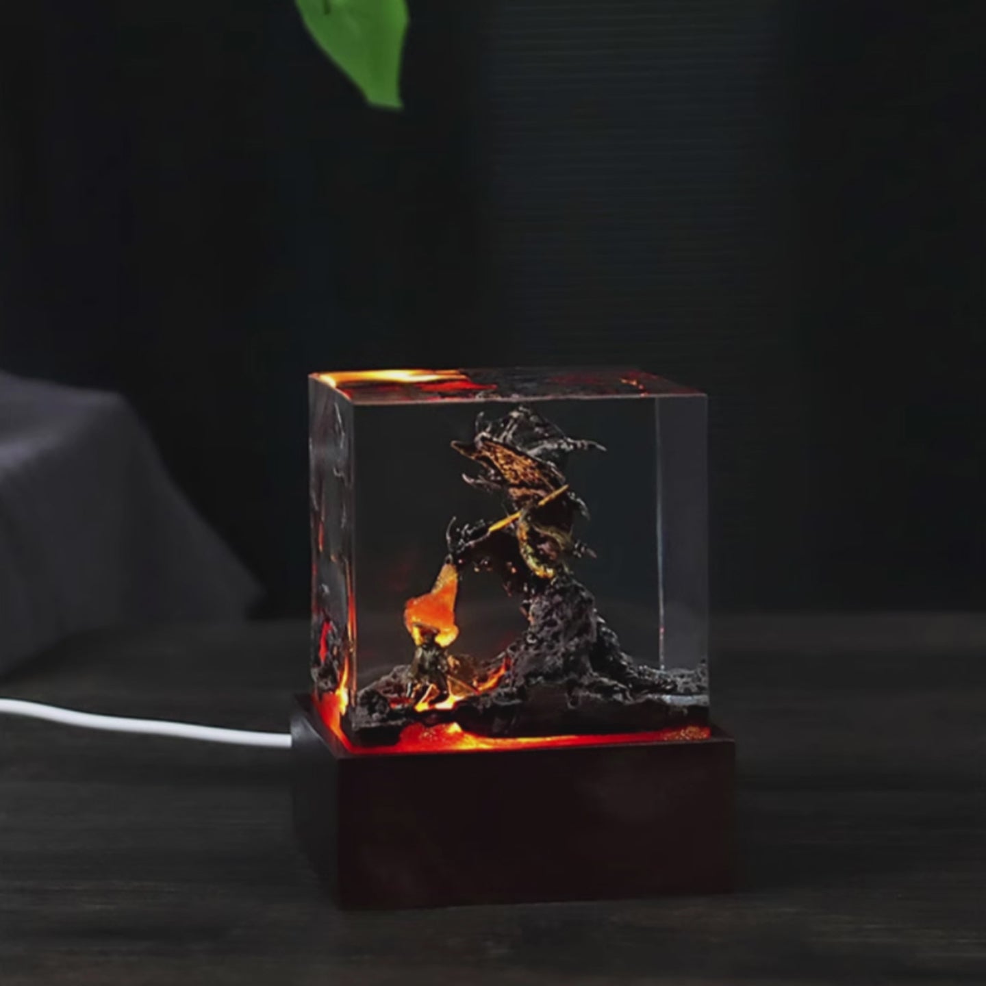 Kochwert Anime Dragon Resin Lamp – Bedroom Decor & Creative Night Light Gift-3